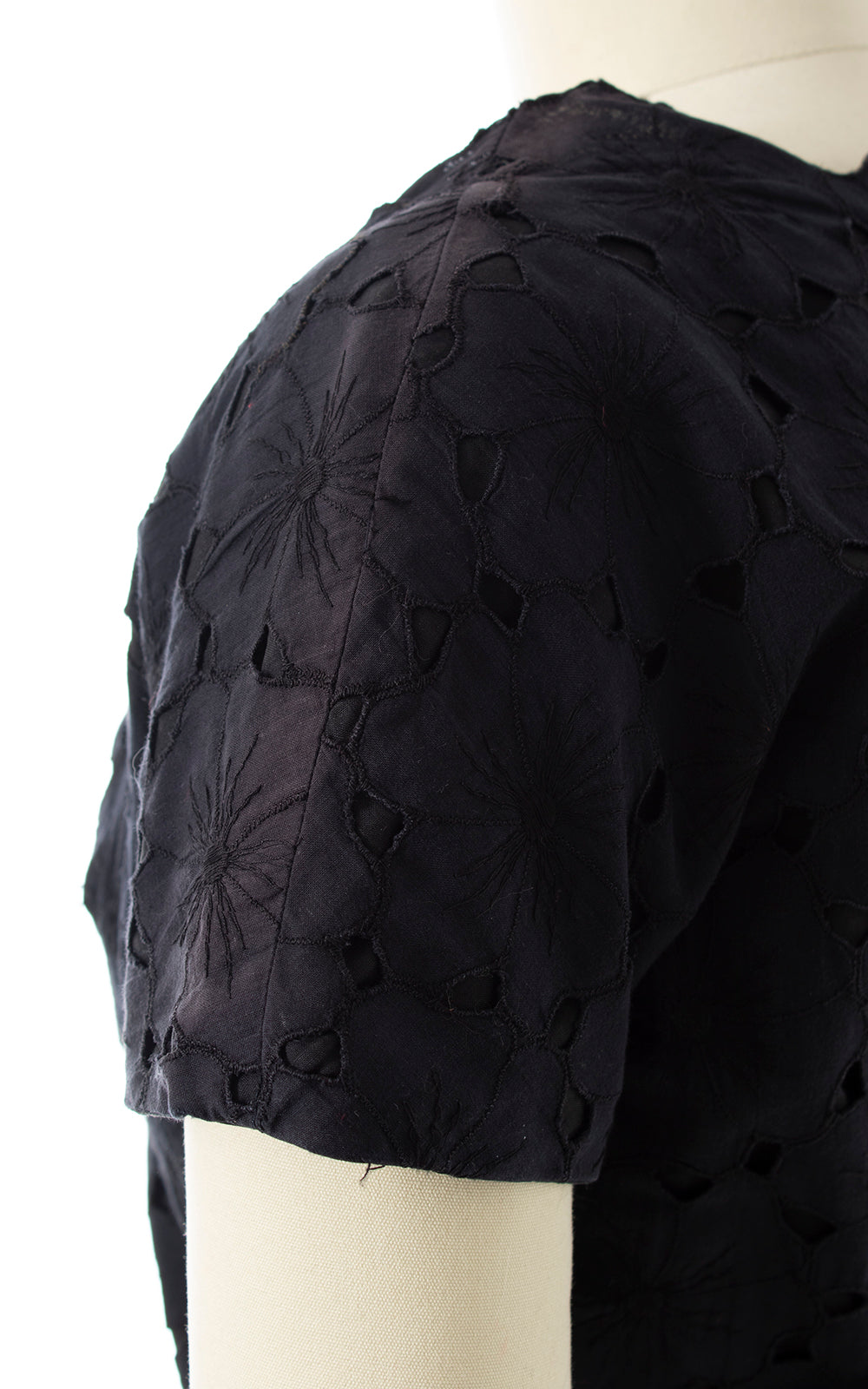 1950s Black Floral Cutwork Wiggle Dress | small