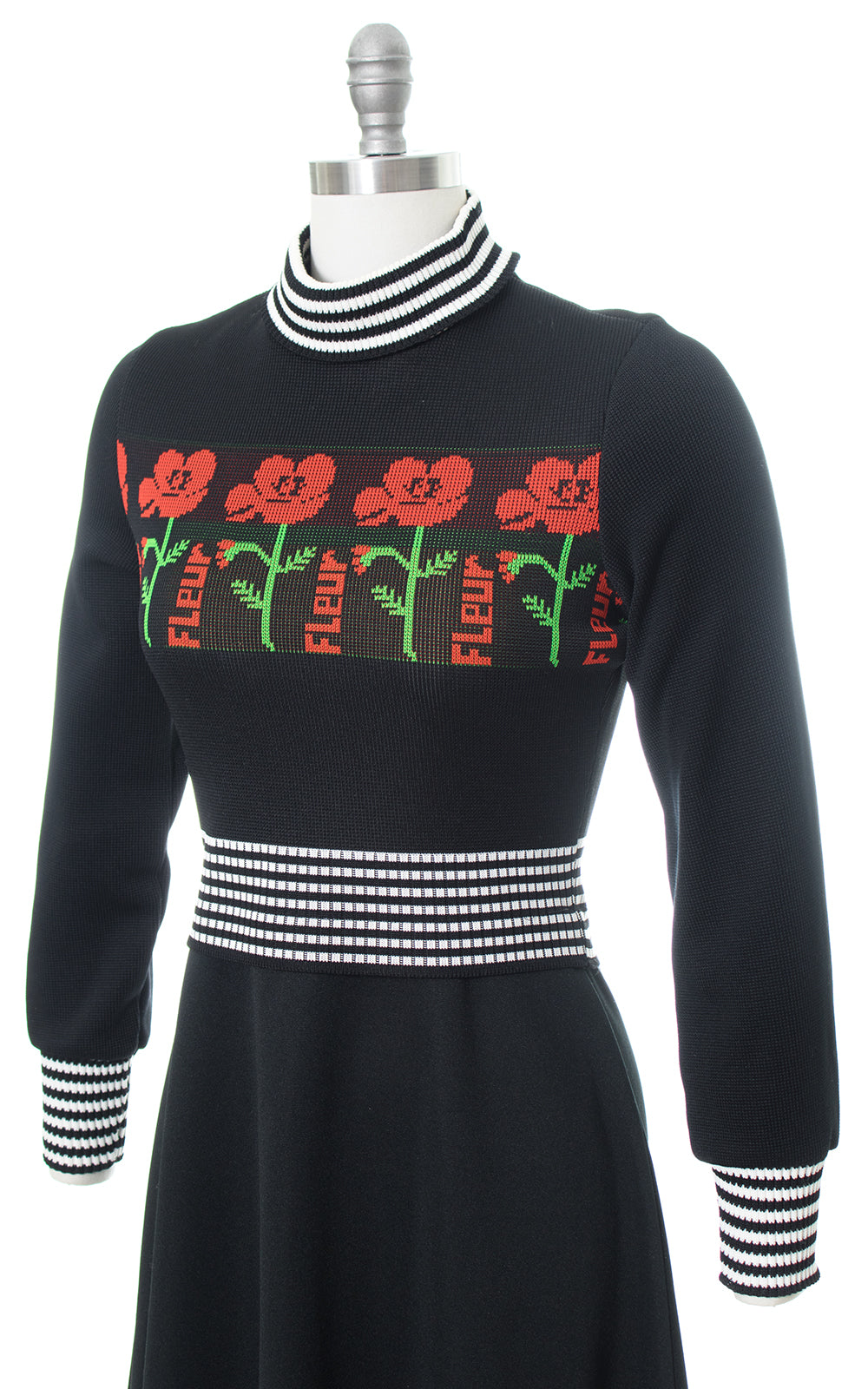 1970s "Fleur" Poppy Floral Novelty Print Knit Dress