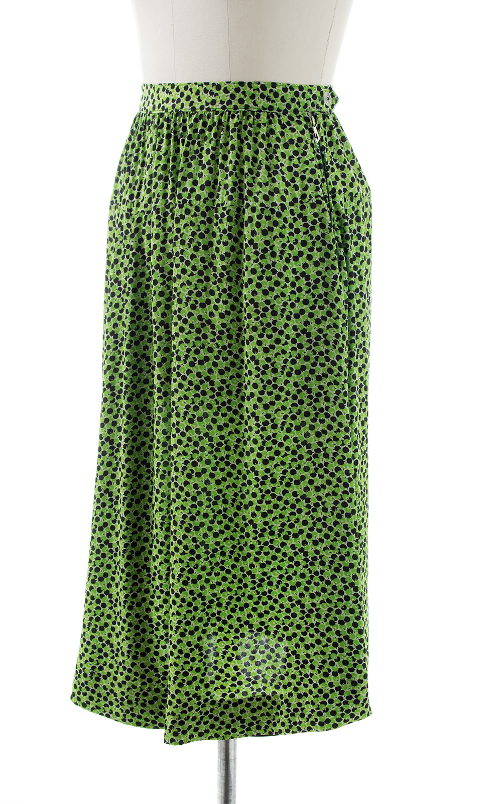 1940s Apples or Olives Novelty Print Rayon Skirt | small/medium