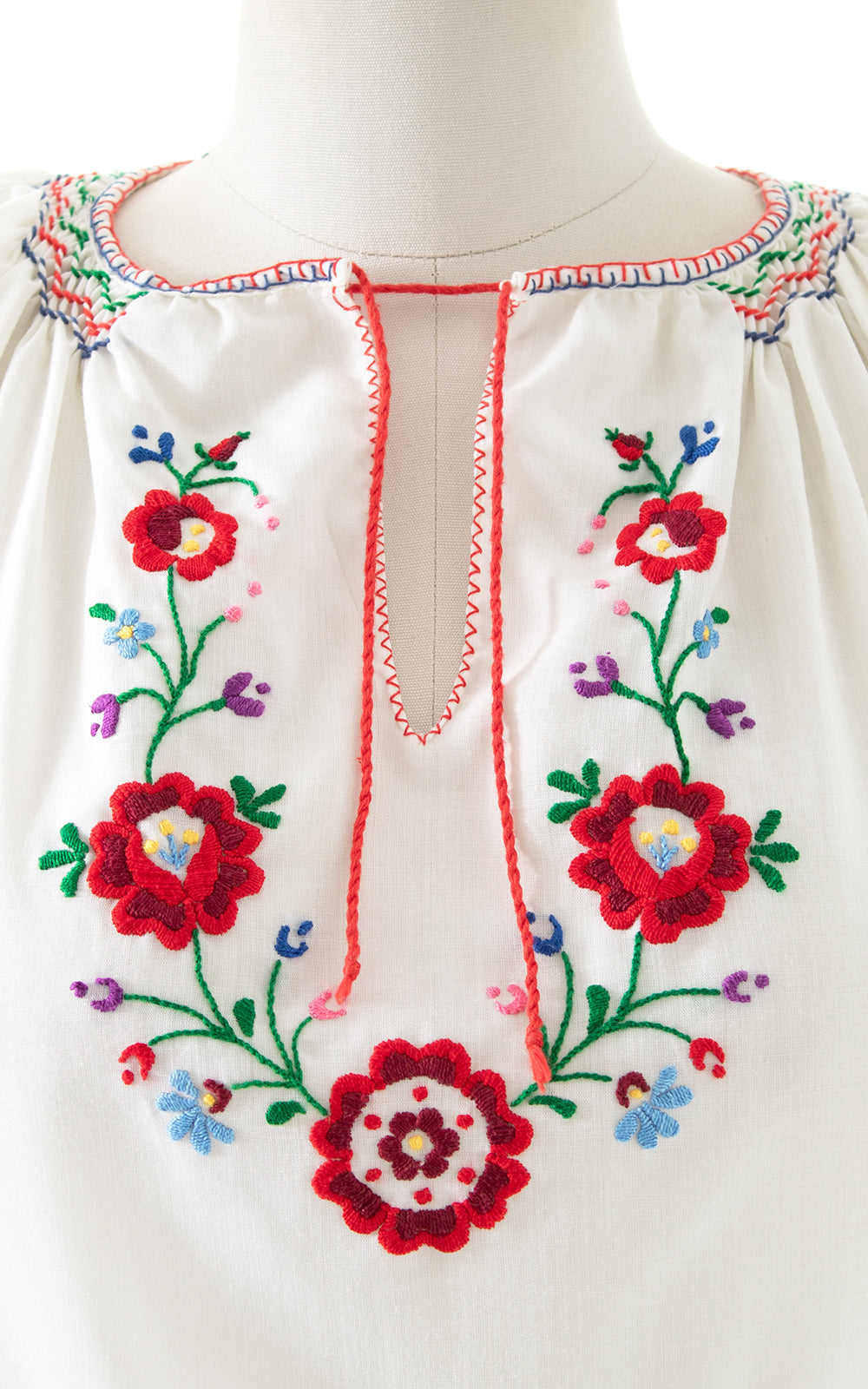 1970s Floral Embroidered Peasant Top | medium