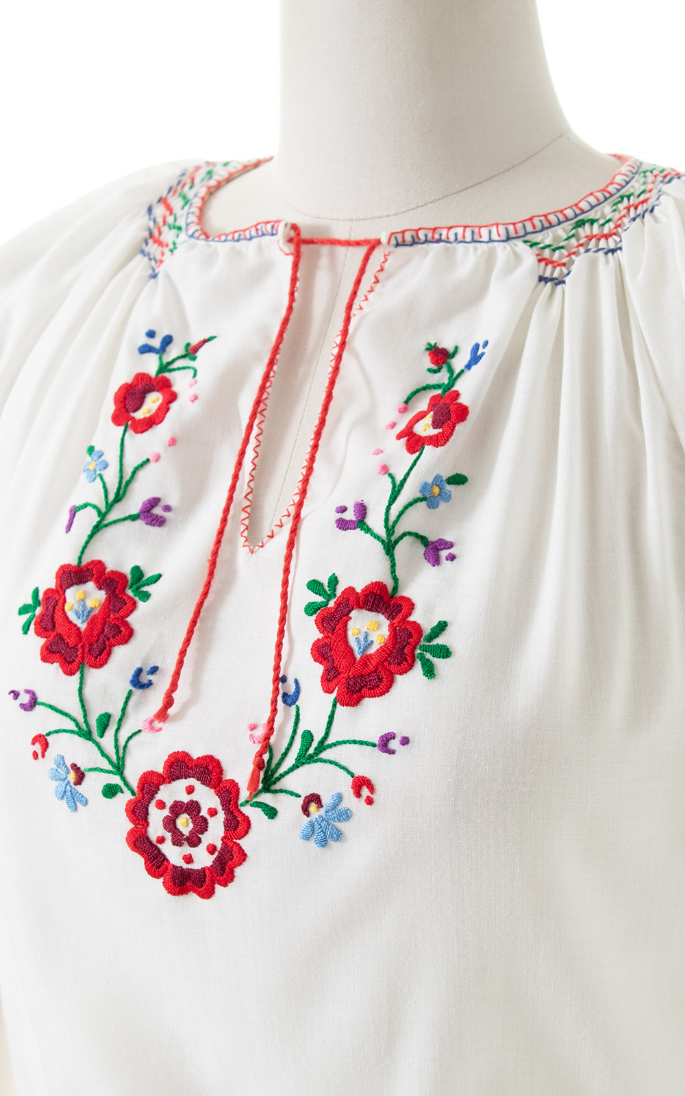 1970s Floral Embroidered Peasant Top | medium