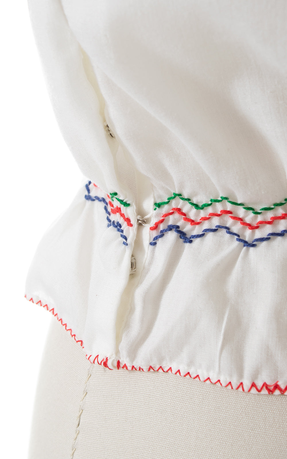1970s Floral Embroidered Peasant Top | medium