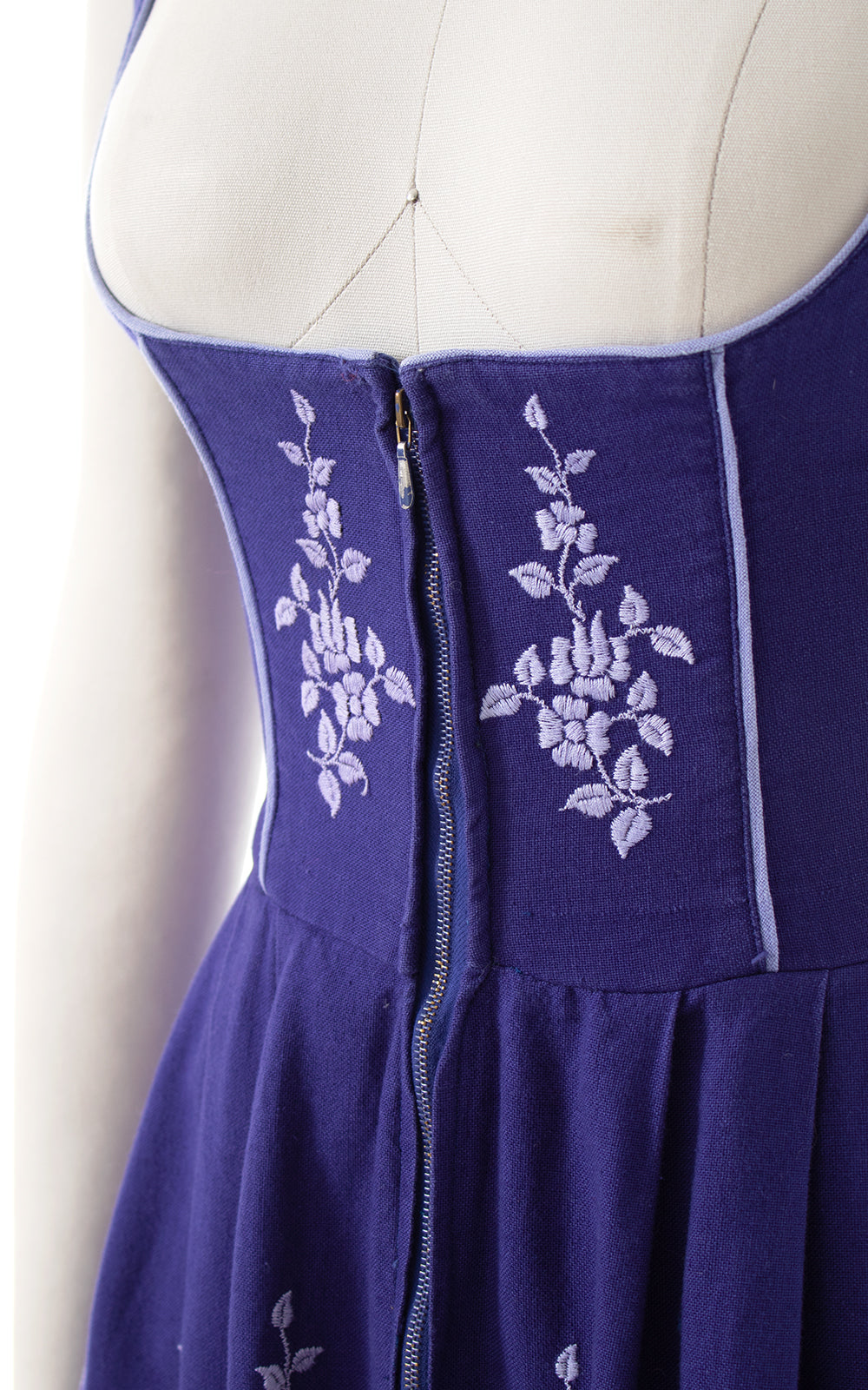 1960s Embroidered Austrian Dirndl Dress | small
