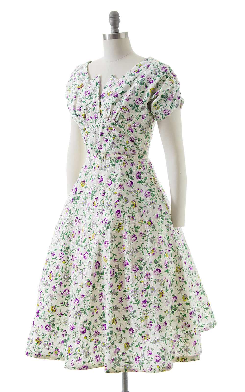 1950s Floral Embroidered Eyelet Dress