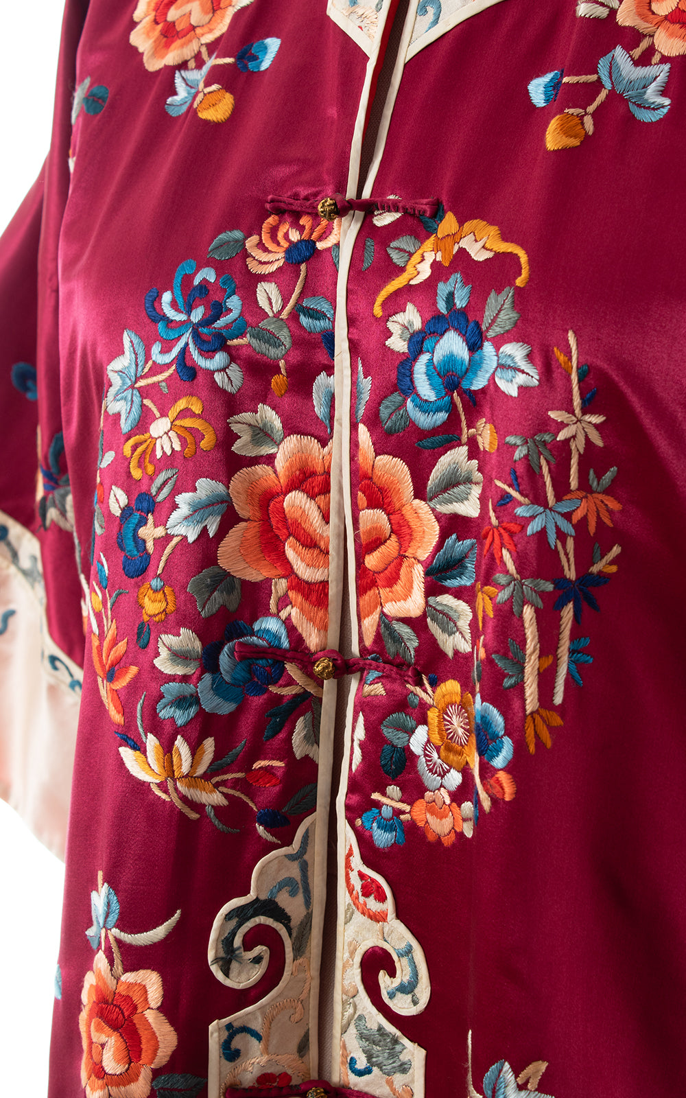 Vintage Chinese Embroidered Silk Jacket | large