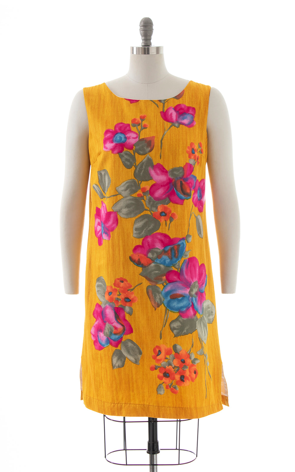 $65 DRESS SALE /// 1960s Floral Cotton Shift Dress | medium
