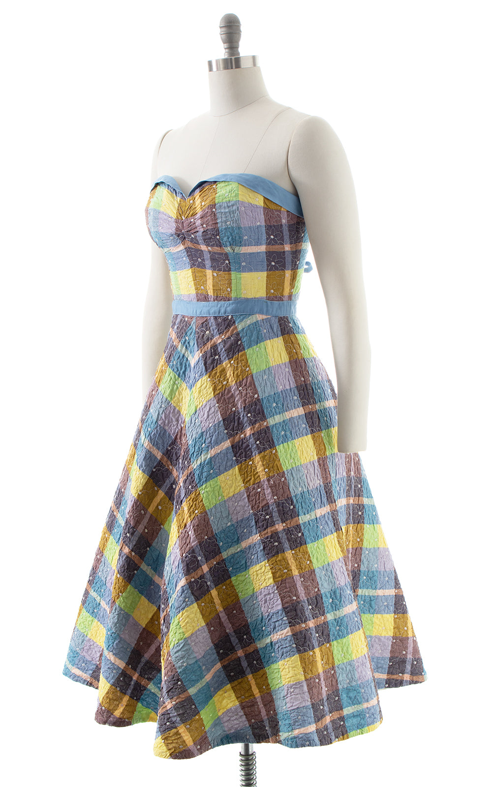 1950s Quilted Plaid Lace-Up Back Dress | small/medium