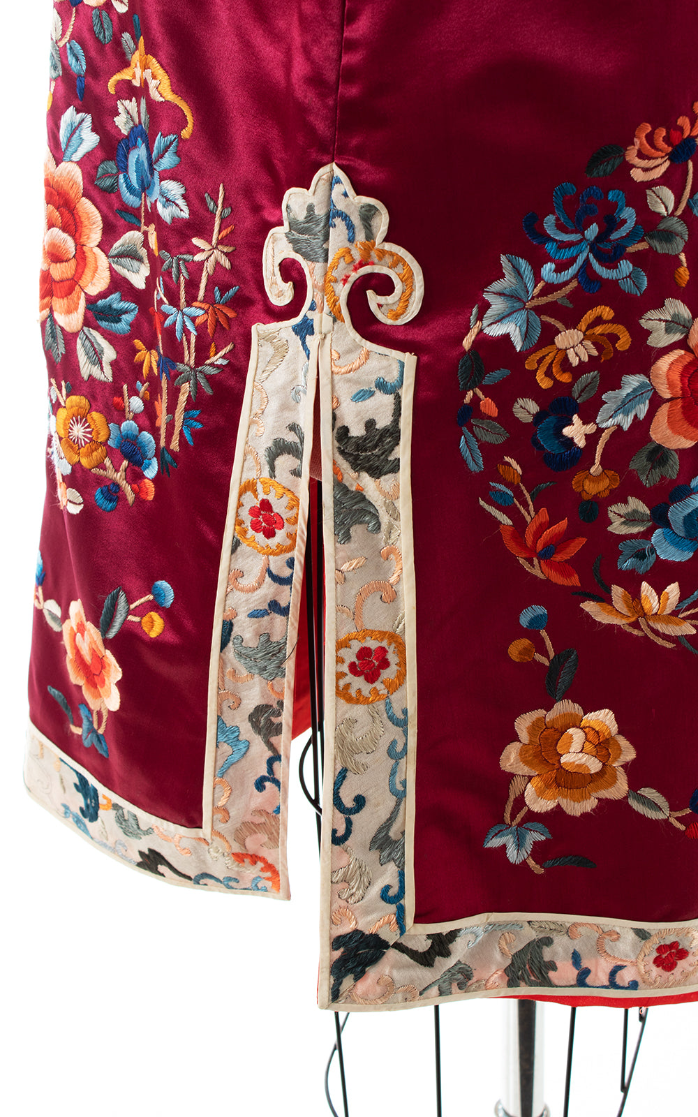 Vintage Chinese Embroidered Silk Jacket | large