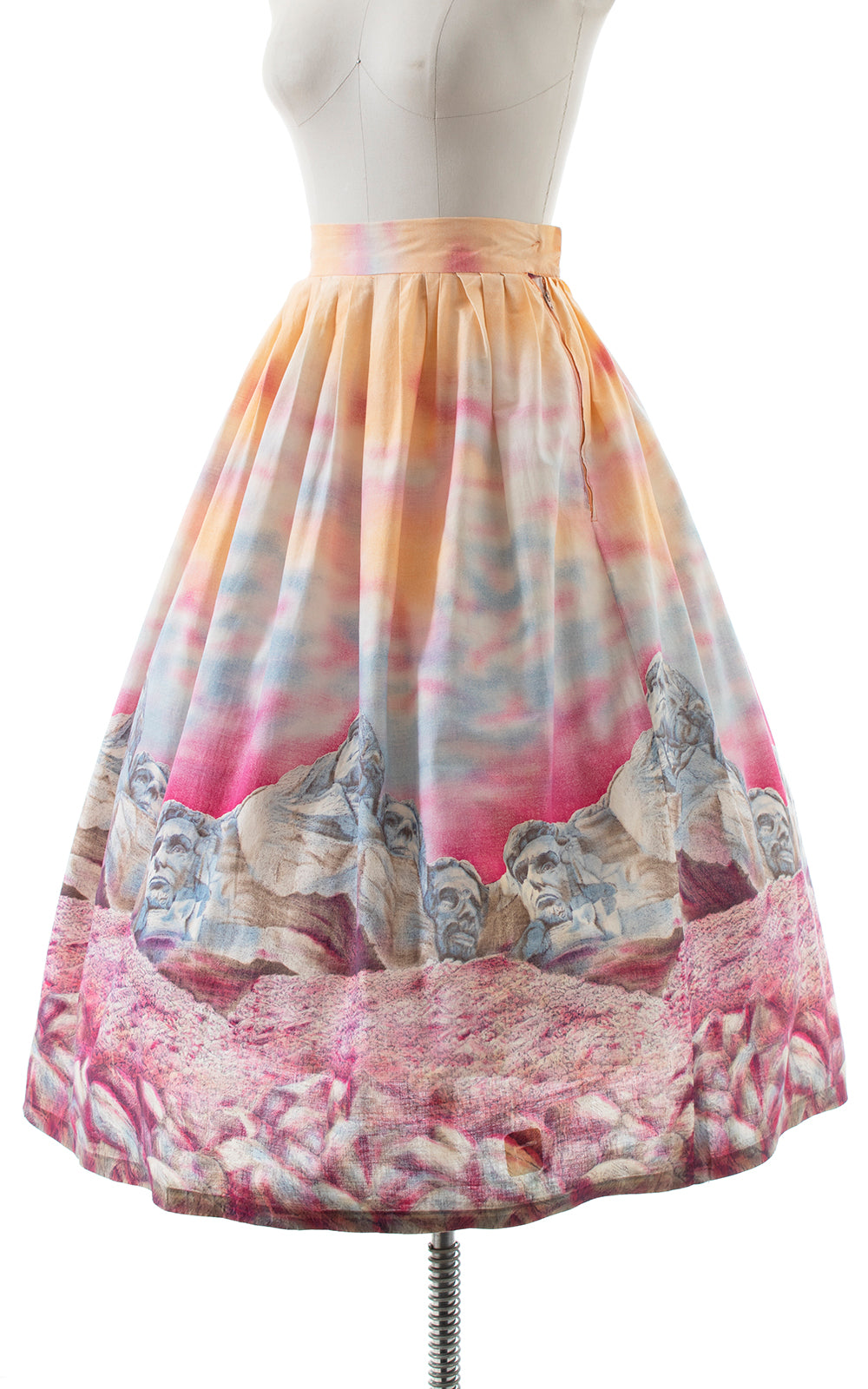 1950s MILLWORTH Mt Rushmore Novelty Border Print Skirt | medium