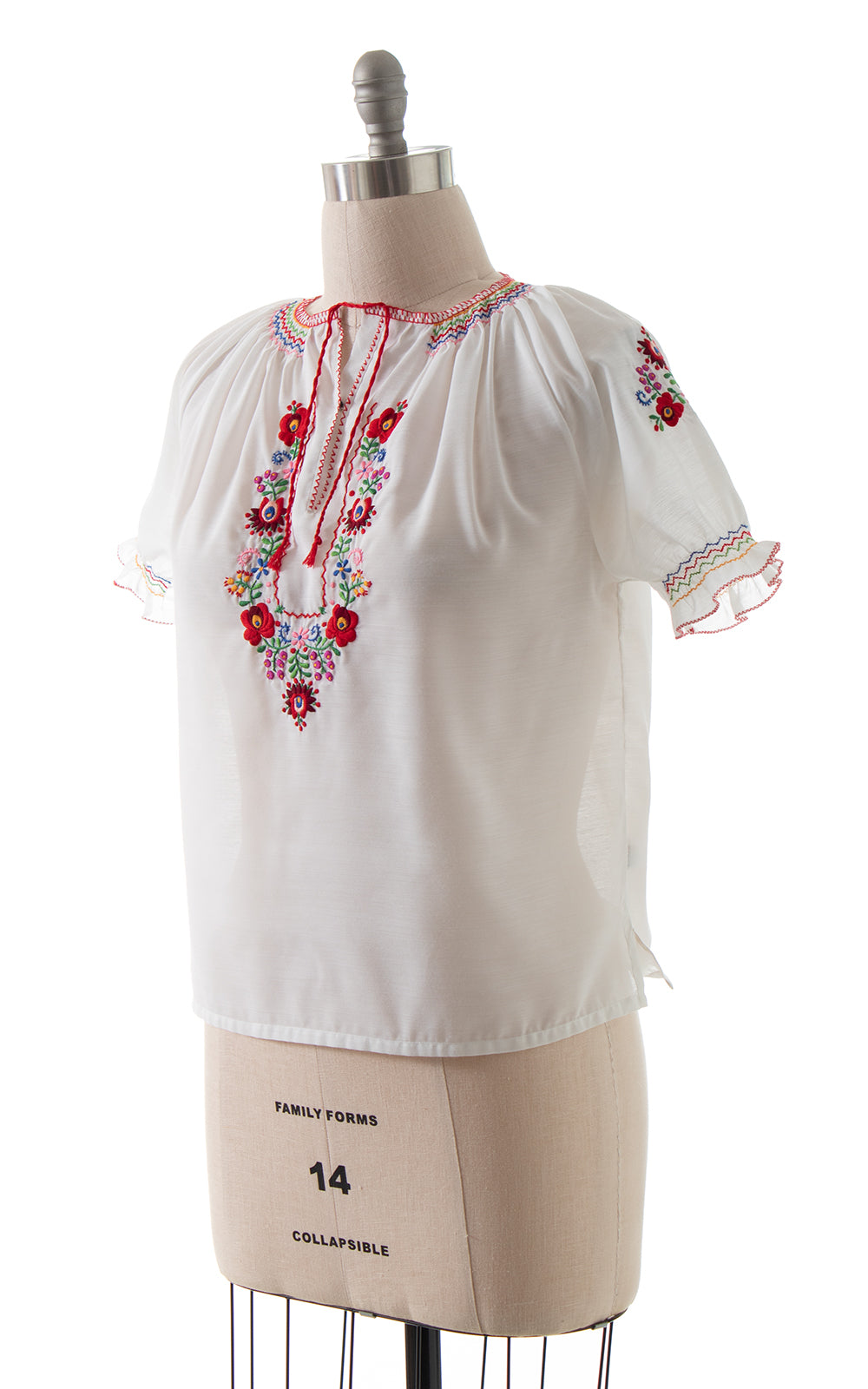 1970s Floral Embroidered Peasant Top