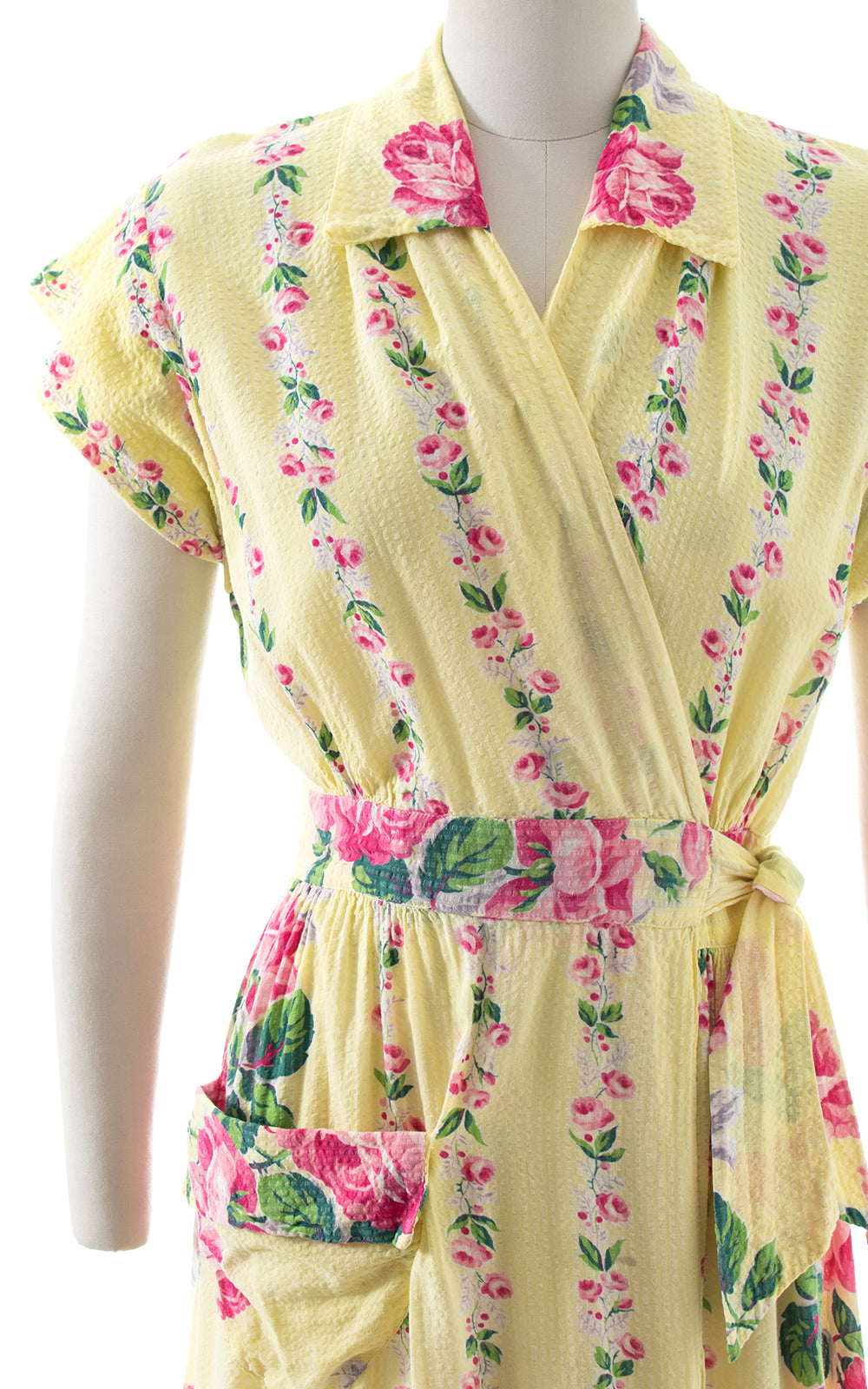 1940s Bold Rose Wrap Dress