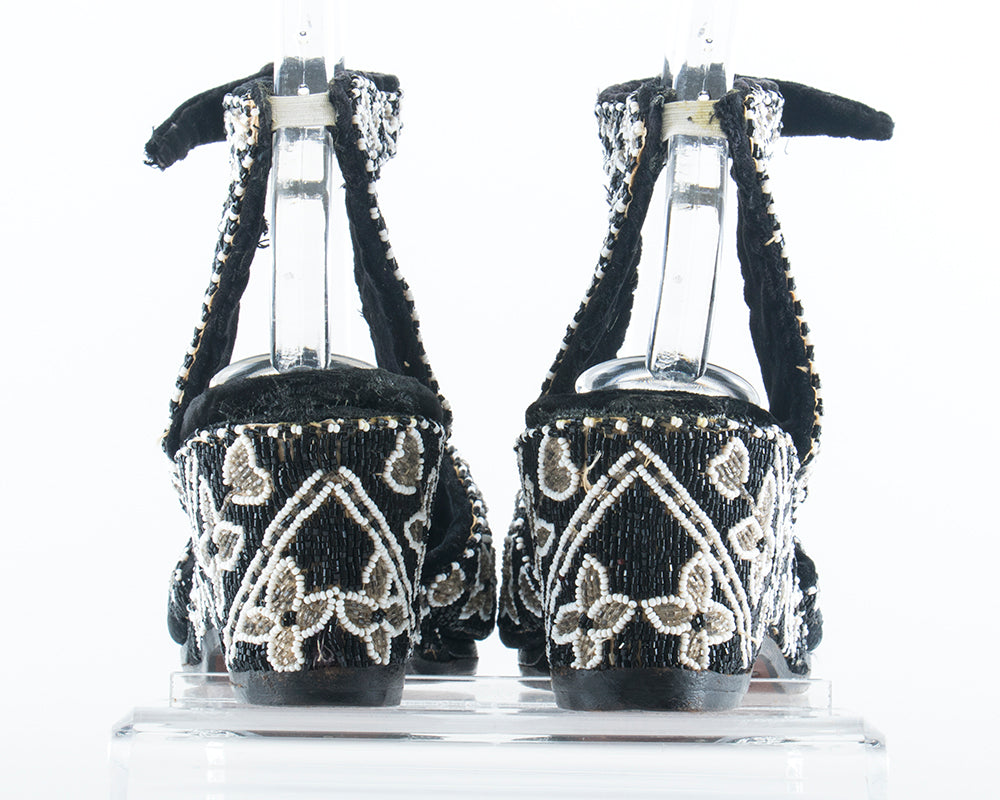 1940s Beaded Black Velvet Wedge Sandals | size 8