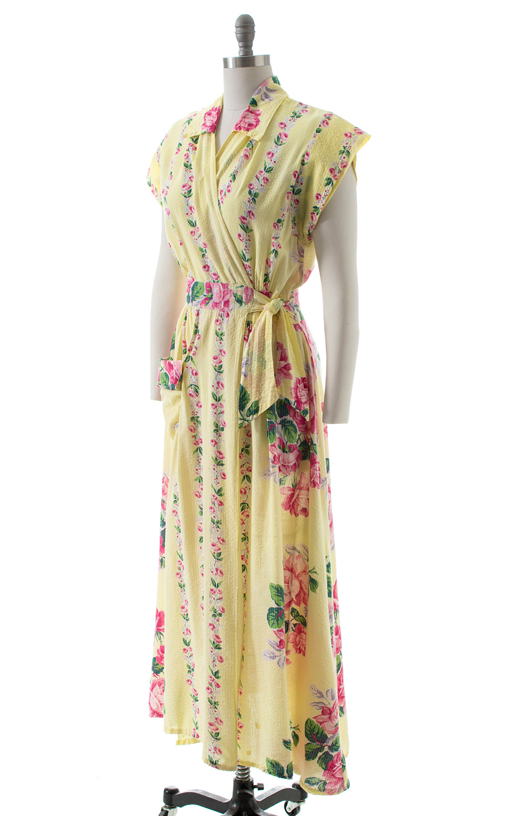 1940s Bold Rose Wrap Dress