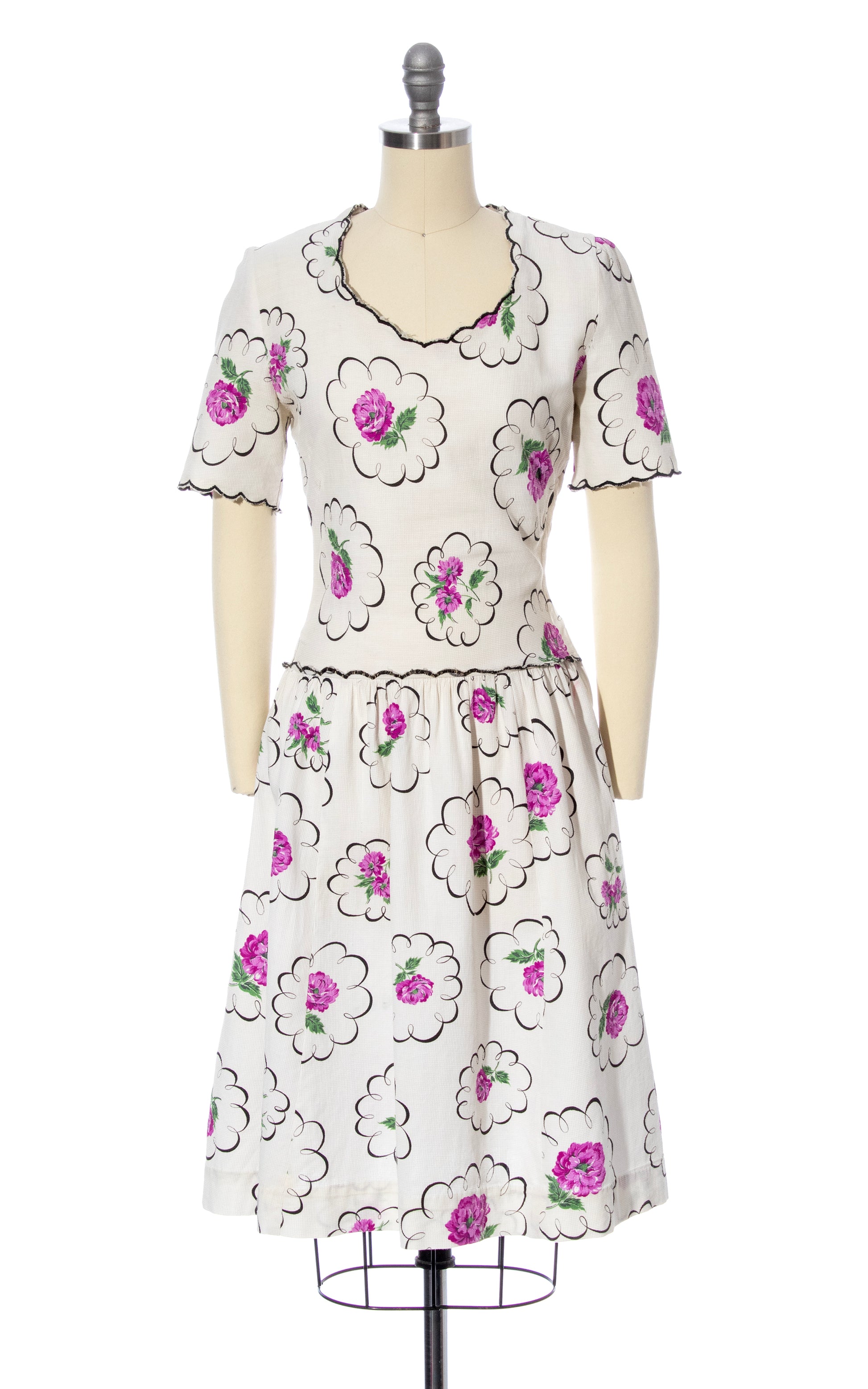 1930s Rose Print Scalloped Cotton Piqu Dress | small 1930s Rose Print Scalloped Cotton Piqu Dress | small
