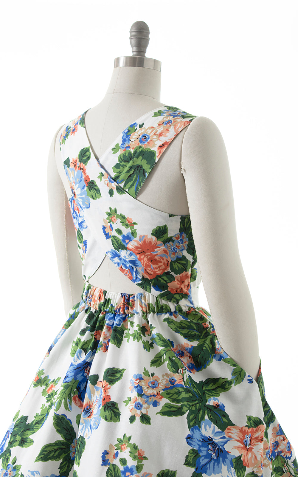 1980s CAROL ANDERSON Floral Criss-Cross Back Dress with Pockets | medium/large