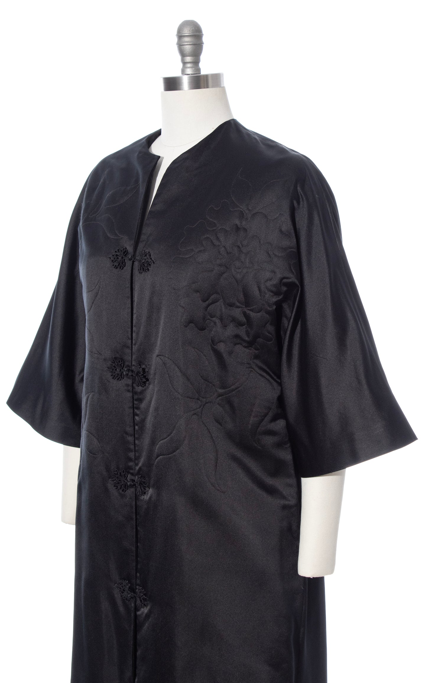 VIntage 60s 1960s DYNASTY Floral Stitched Silk Satin Asian Opera Coat BirthdayLifeVintage