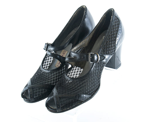$50 & UNDER SALE || 1940s Black Leather Mesh Mary Jane Shoes | size 7