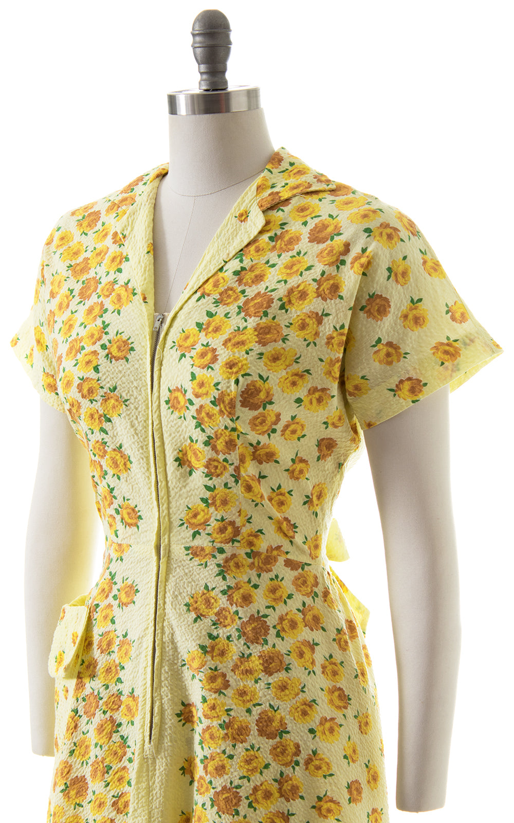 1940s Yellow Rose Dressing Gown