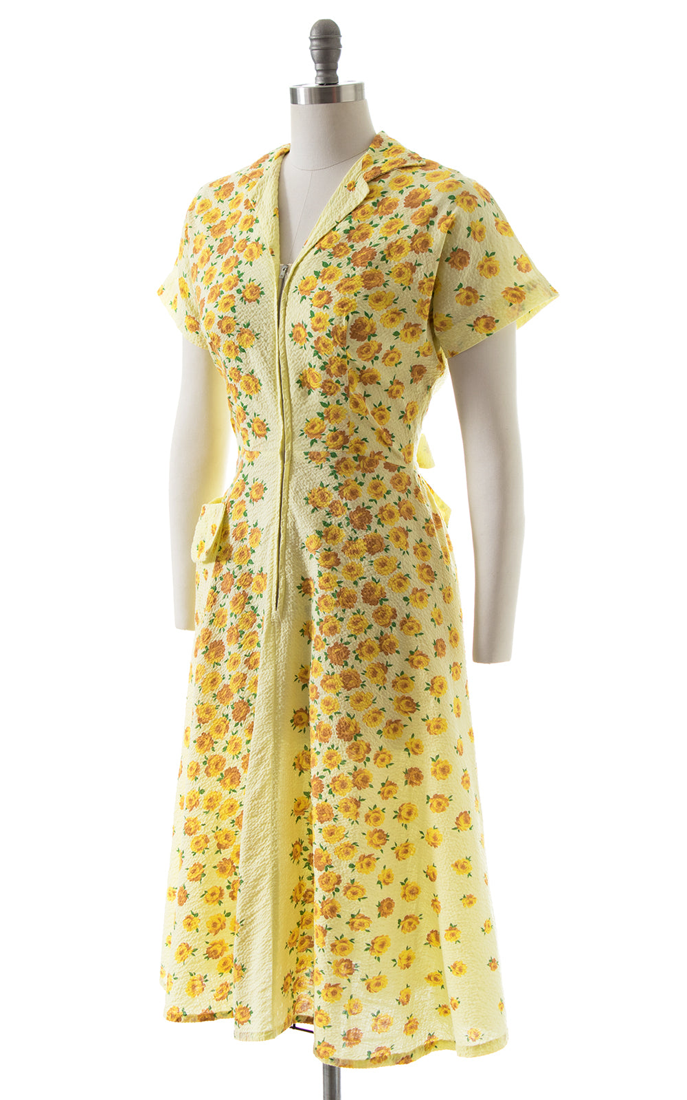 1940s Yellow Rose Dressing Gown