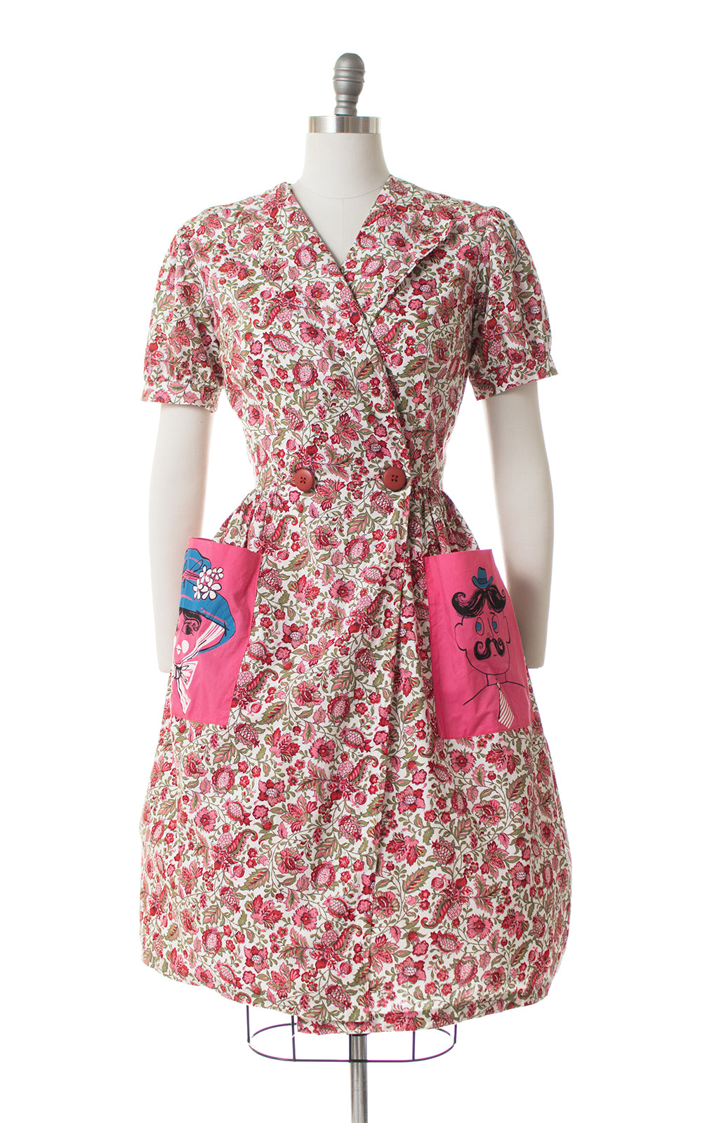 1950s Lady & Gentleman Novelty Print Floral Wrap Dress