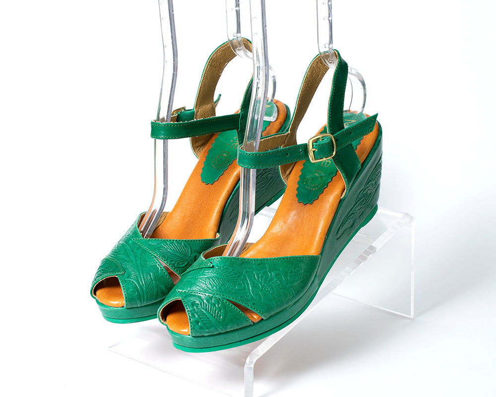 1940s Style Green Tooled Leather Wedge Sandals | US 8.5/9