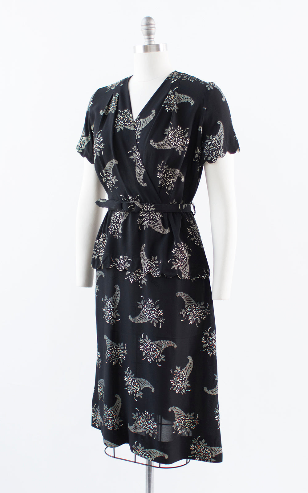 1940s Pointillist Floral Cornucopia Rayon Evening Dress | medium