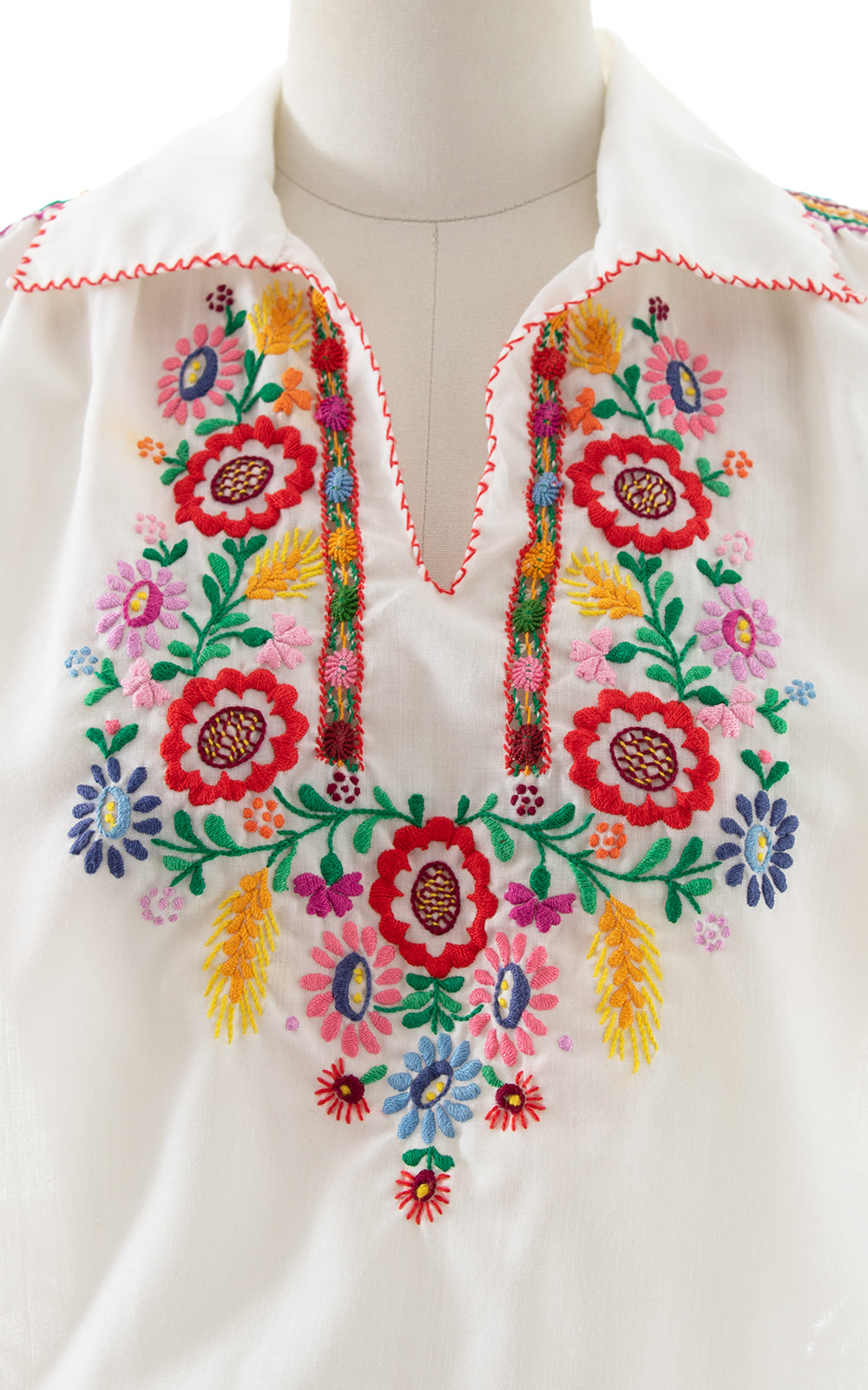 1970s Floral Embroidered Peasant Top | small/medium – Birthday Life Vintage