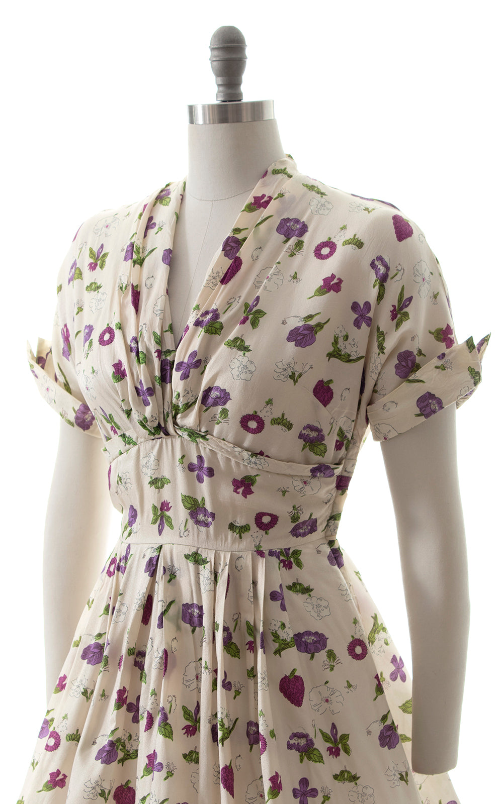 1950s Purple Floral Dress BirthdayLifeVintage