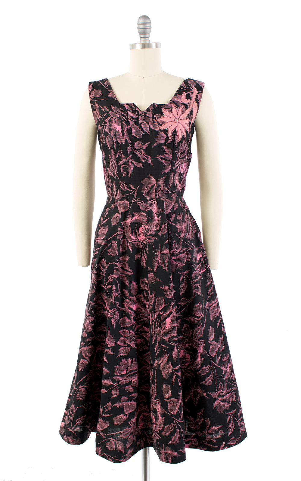 1950s Rose Print Appliqué Rhinestones Black Cotton Sundress | x-small