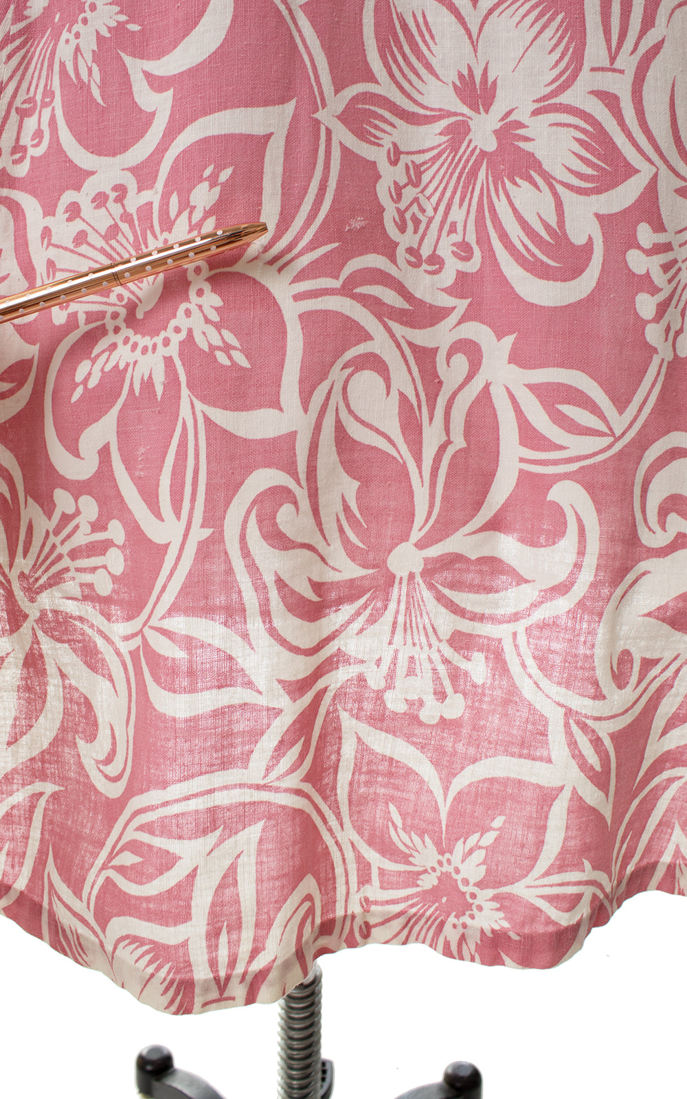 1940s 1950s Hibiscus Hawaiian Cotton Shirtwaist Dress