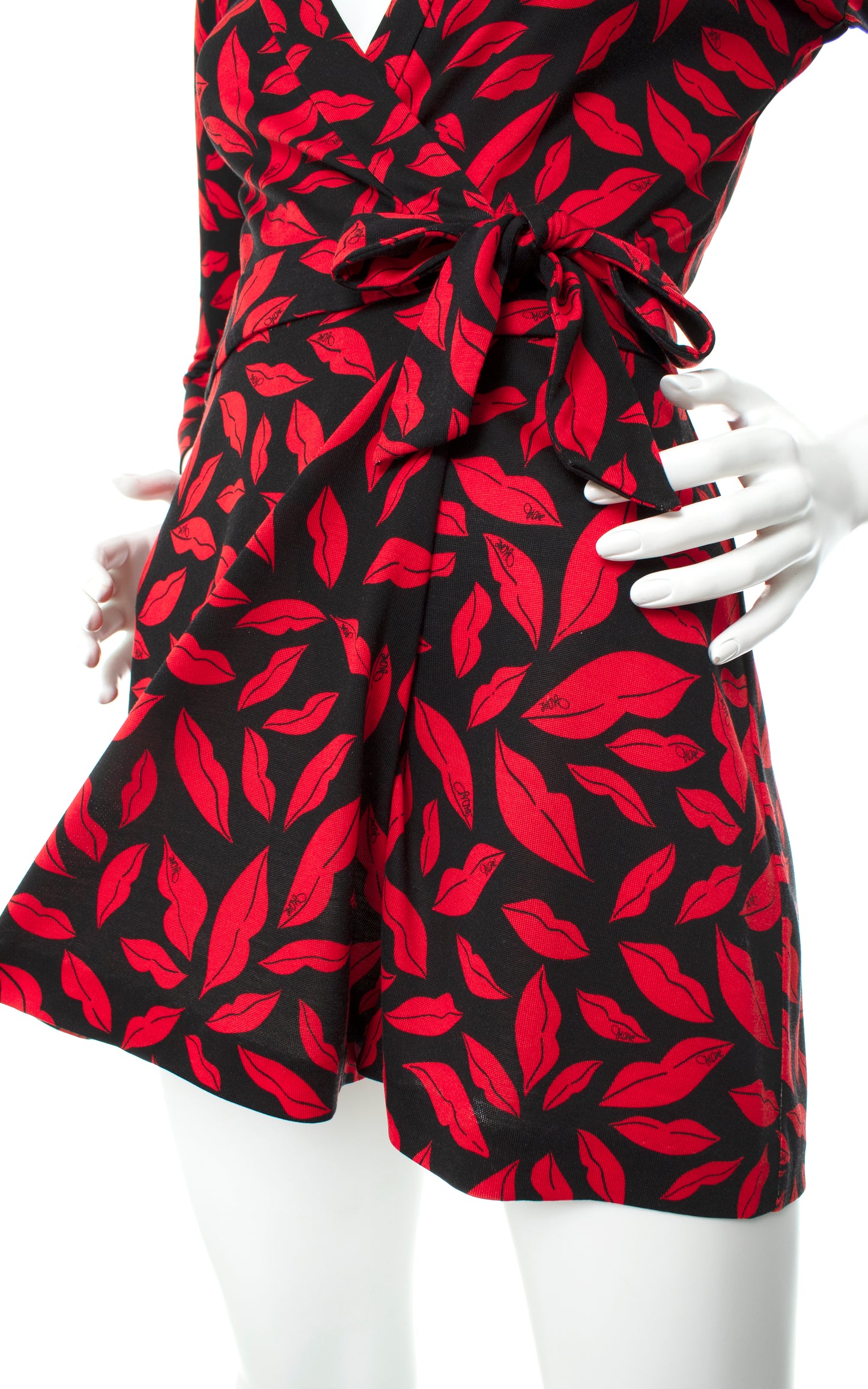 DIANE VON FURSTENBERG Silk Jersey Red Lips Novelty Print Black Shorts Wrap Romper | x-small/small | Birthday Life Vintage