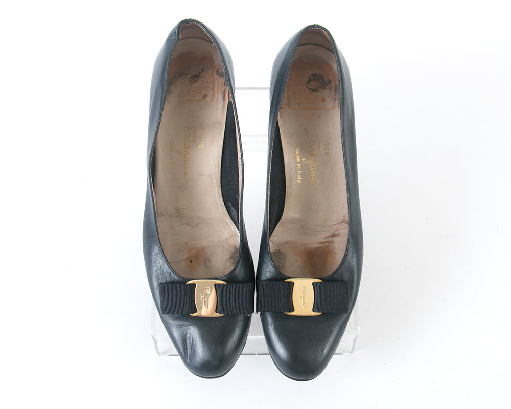 1980s Ferragamo "Vara" Navy Blue Leather Flats | size 9/9.5