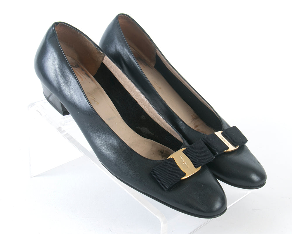 1980s Ferragamo "Vara" Navy Blue Leather Flats | size 9/9.5