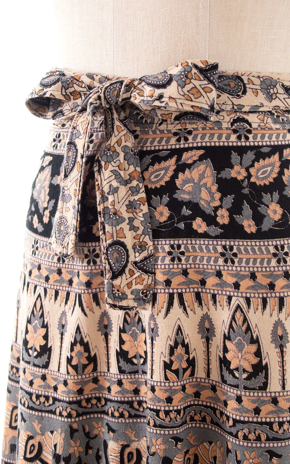 1970s Indian Cotton Novelty Print Wrap Skirt | medium/large