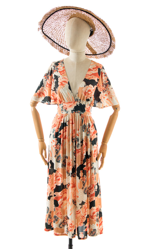 1970s Lady Floral Novelty Print Dress BirthdayLifeVintage