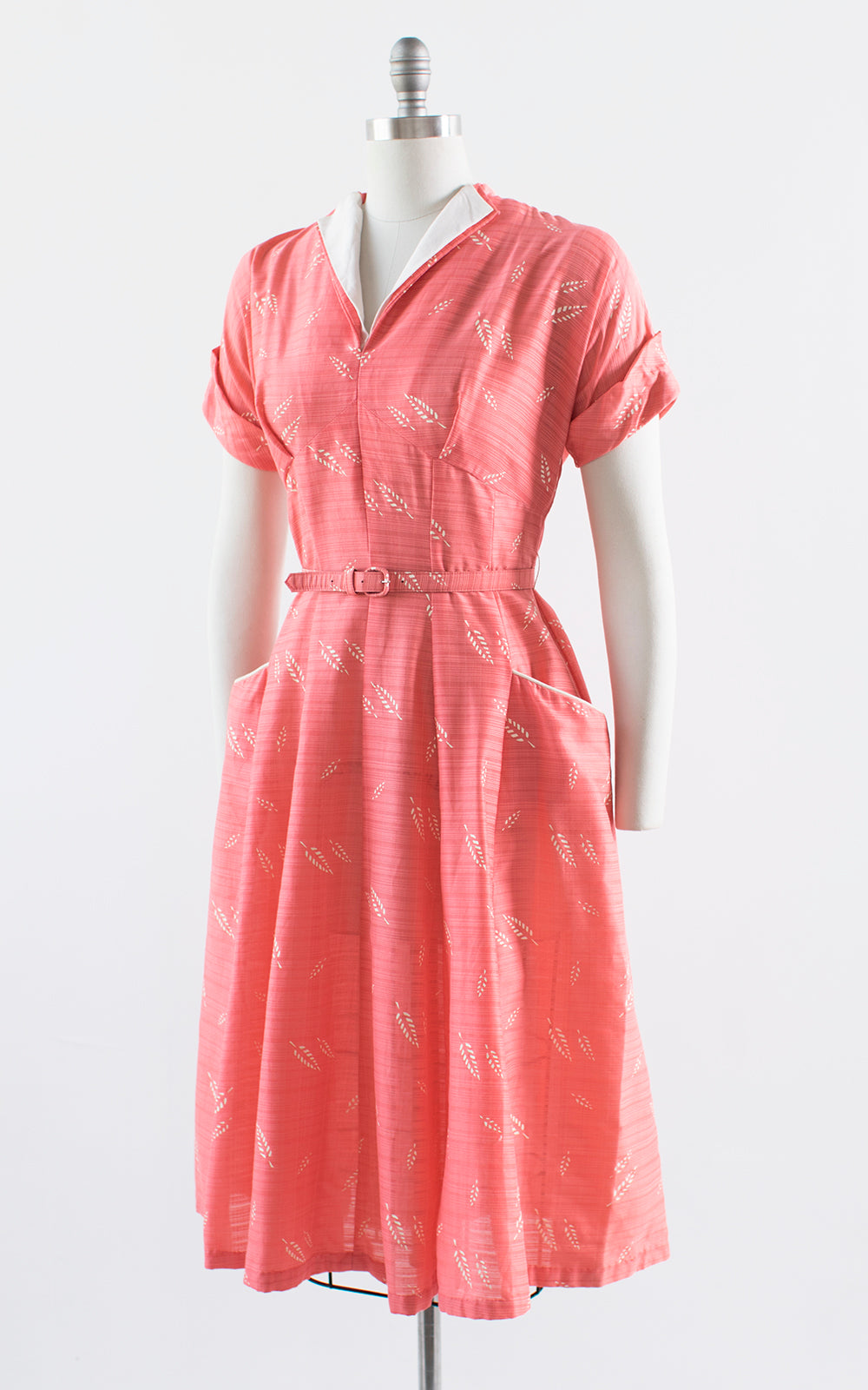 1950s Leaf Printed Day Dress with Pockets | medium