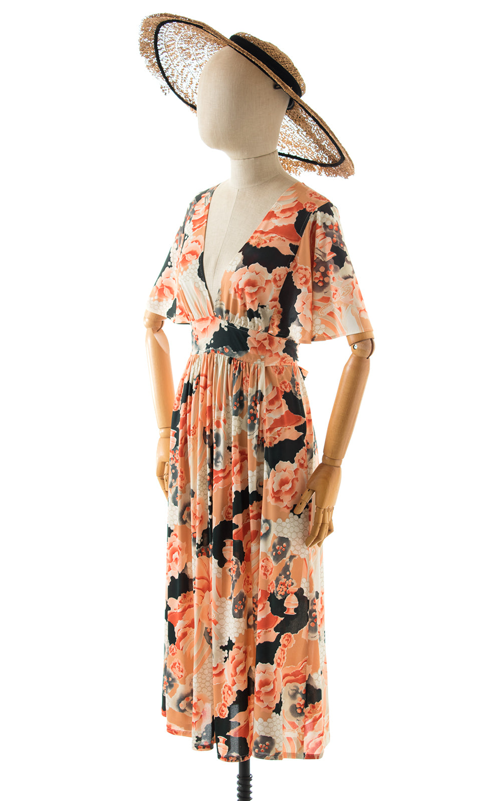 1970s Lady Floral Novelty Print Dress BirthdayLifeVintage