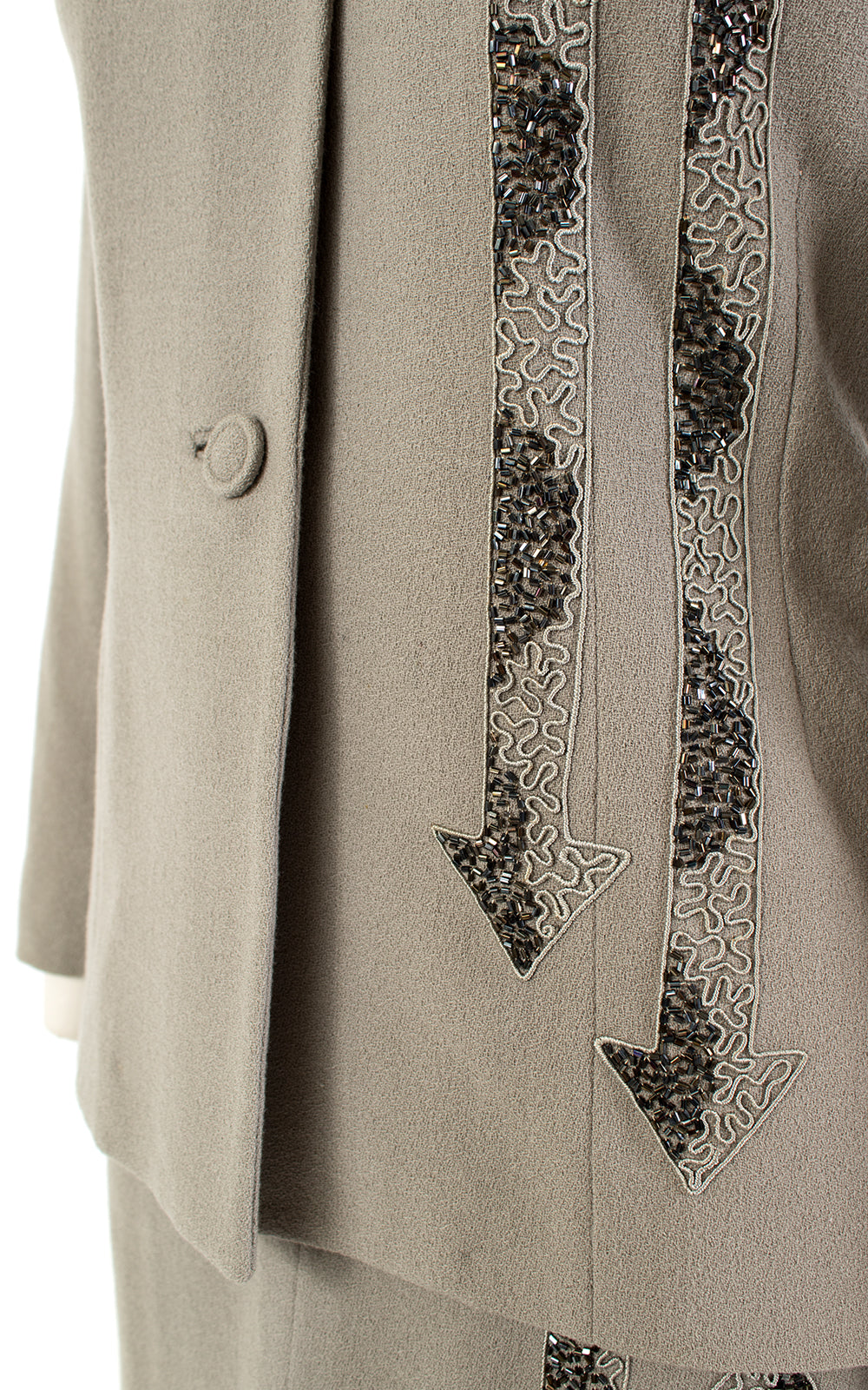 1940s Beaded Arrows Grey Skirt Suit | medium