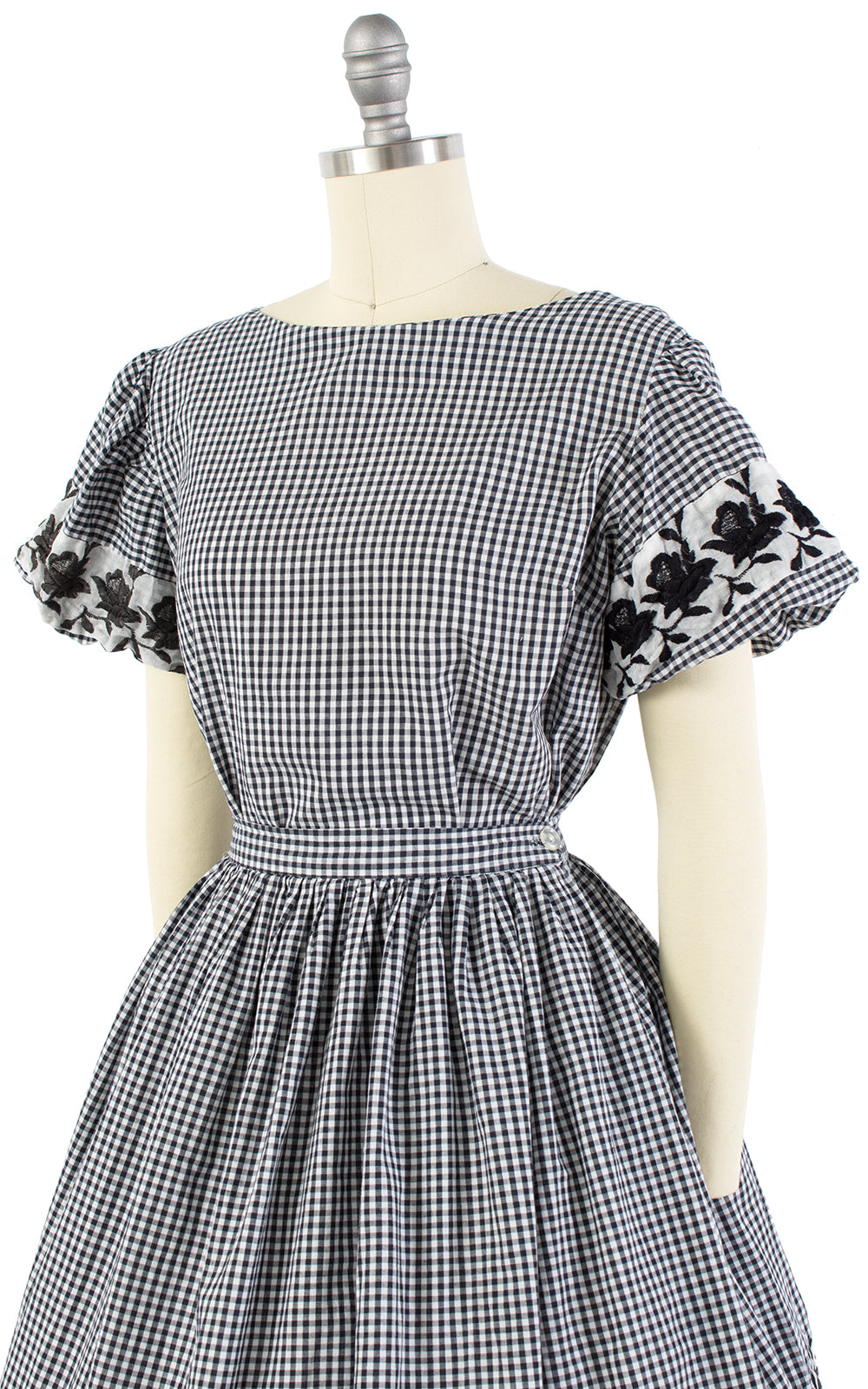 1950s Gingham and Rose Embroidered Cotton Dress Set | small