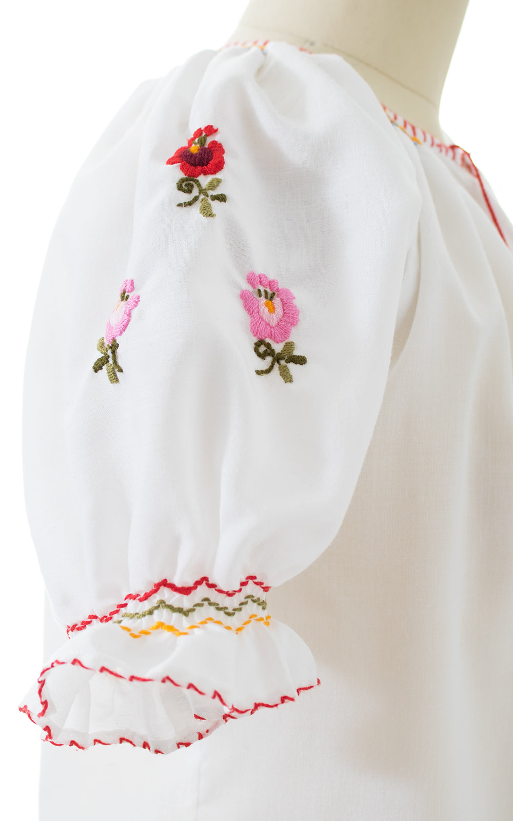 1970s Floral Embroidered Cotton Peasant Top | small/medium