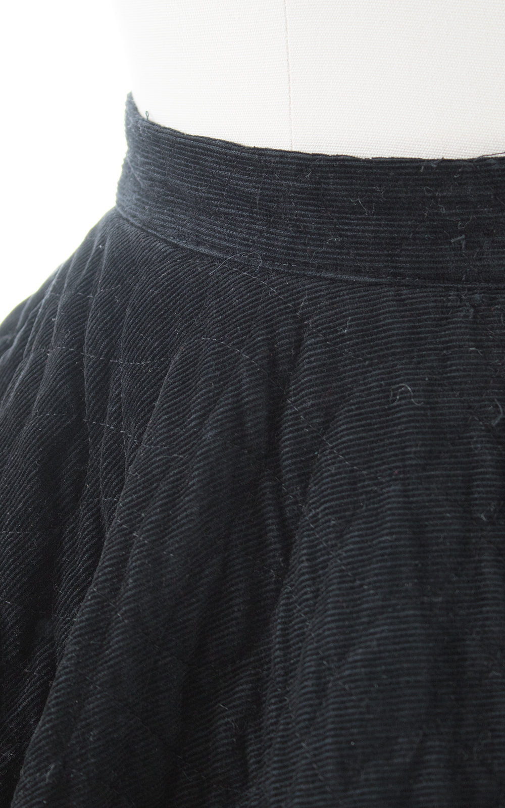 1950s Black Quilted Corduroy Circle Skirt | small – Birthday Life Vintage