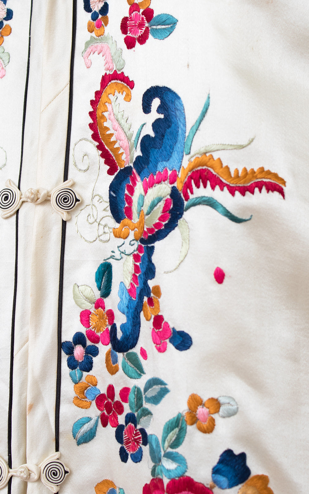 1940s Asian Bug Floral Embroidered Silk Satin Loungewear Set