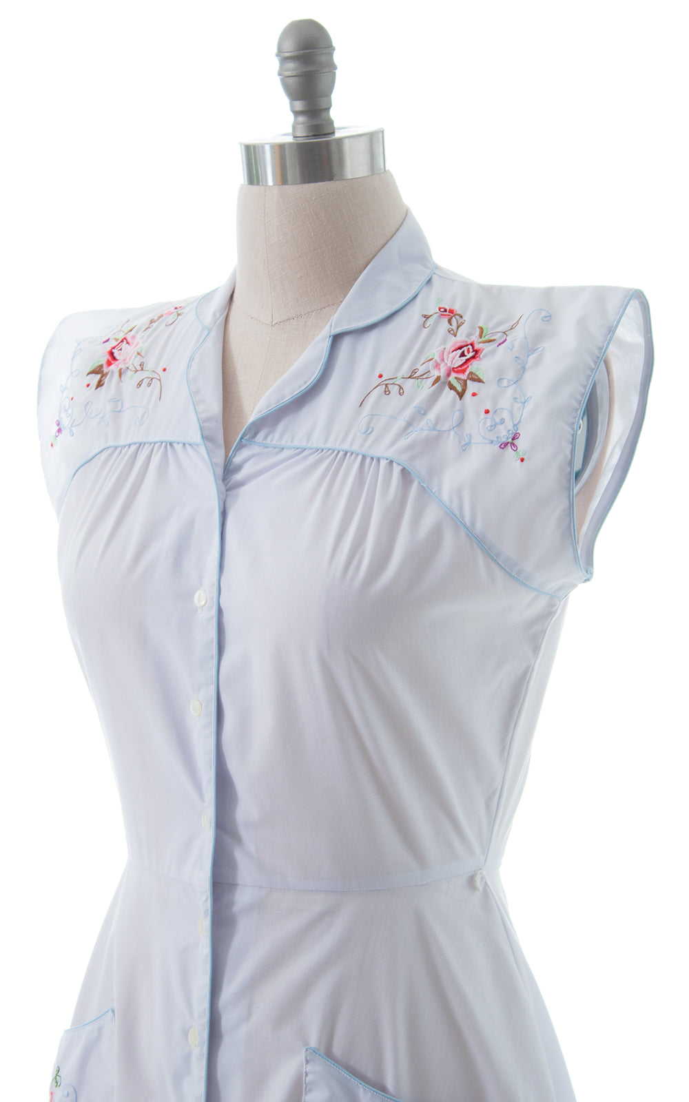 1970s 1980s Rose Embroidered Shirt Dress with Pockets | medium