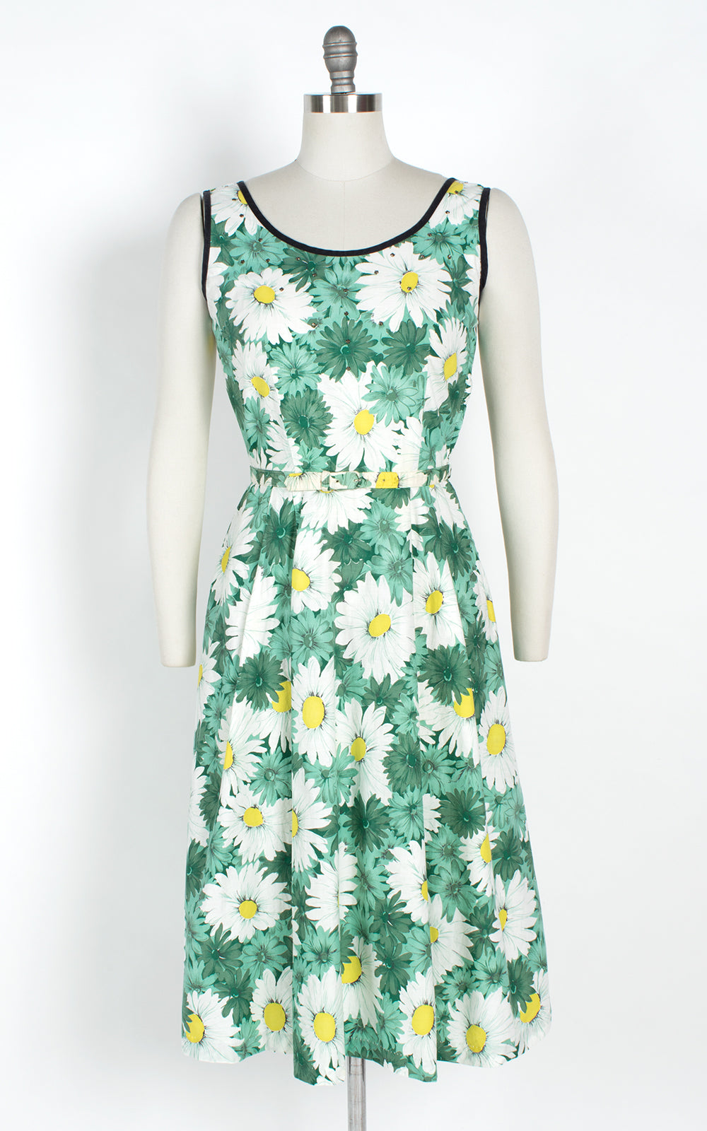 1950s Daisy Printed Cotton Sundress with Rhinestones & Pockets