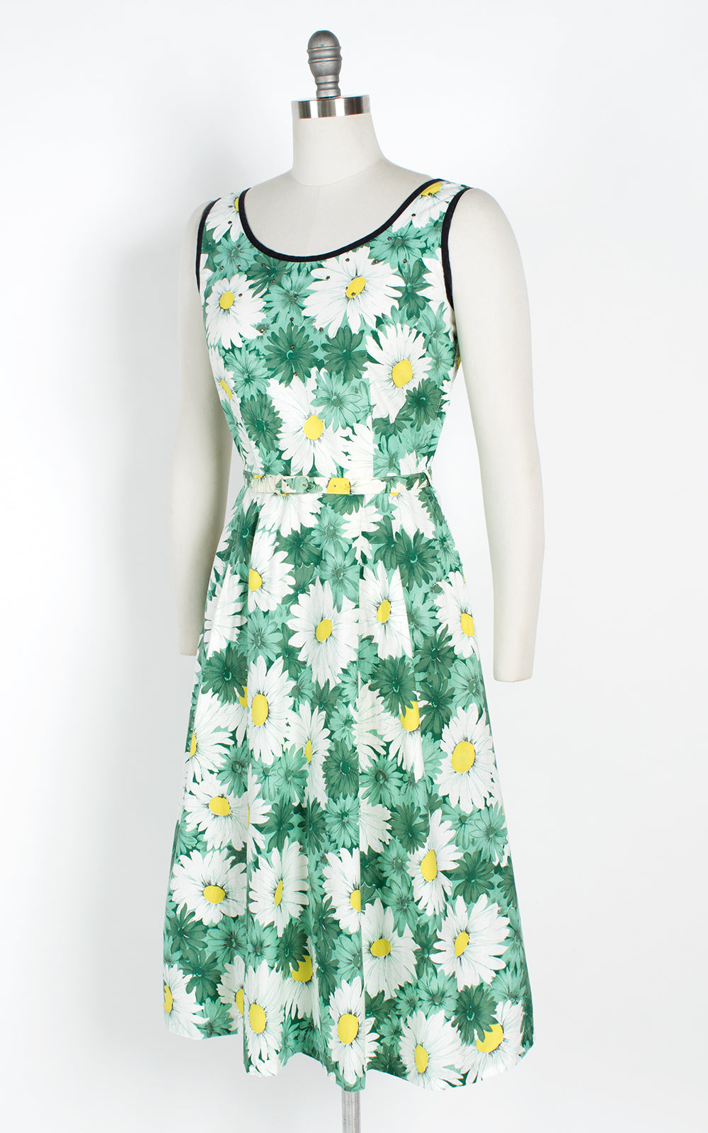 1950s Daisy Printed Cotton Sundress with Rhinestones & Pockets