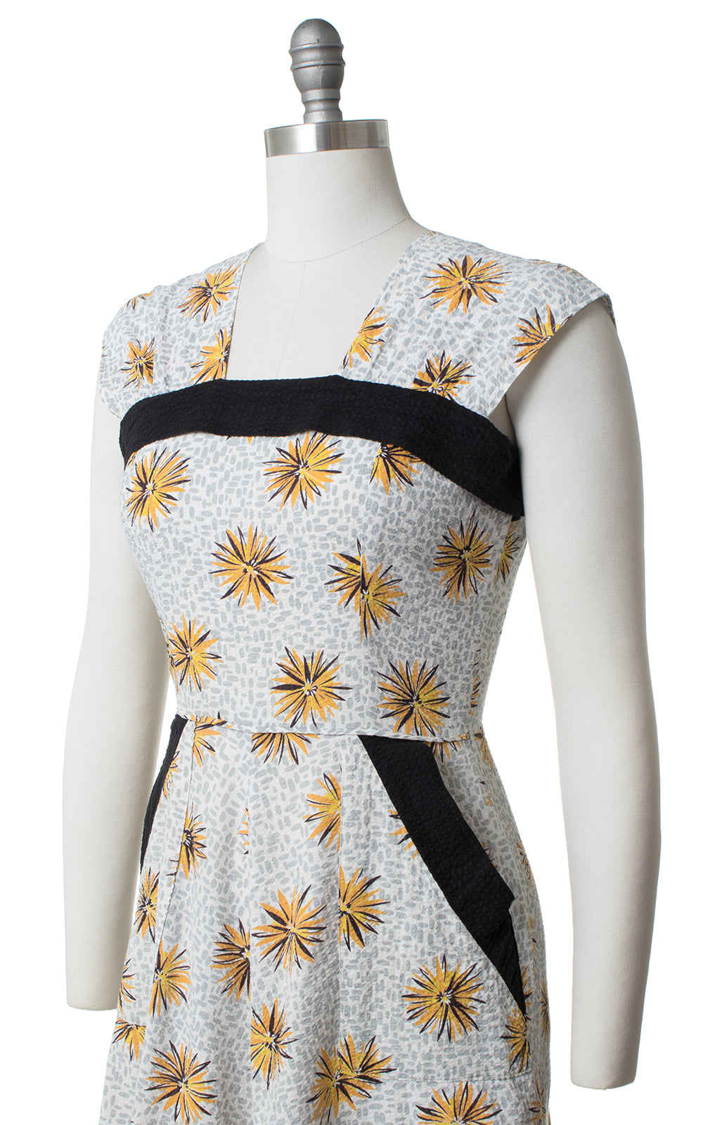 1940s Floral Starburst Sundress with Pockets | small