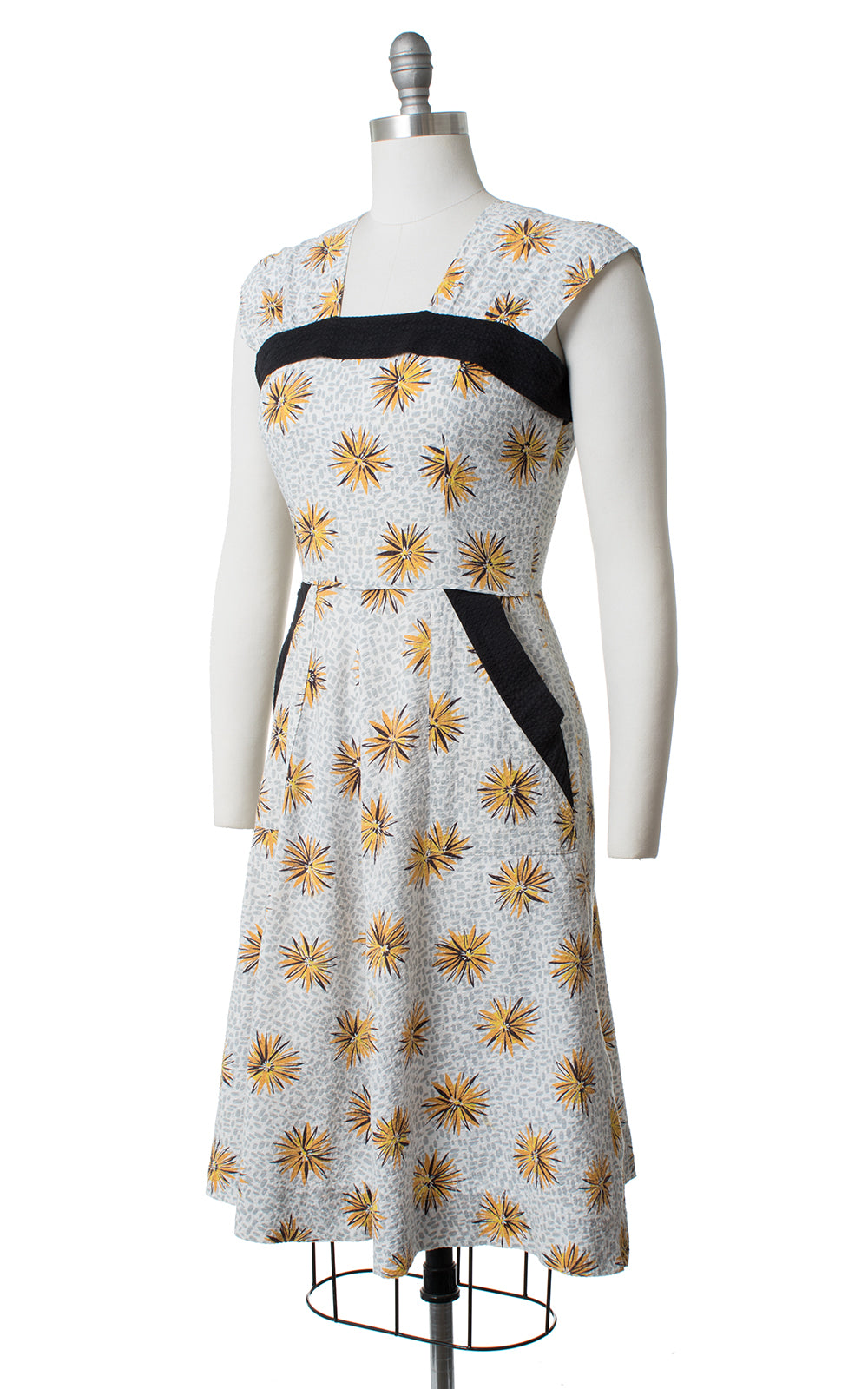 1940s Floral Starburst Sundress with Pockets | small