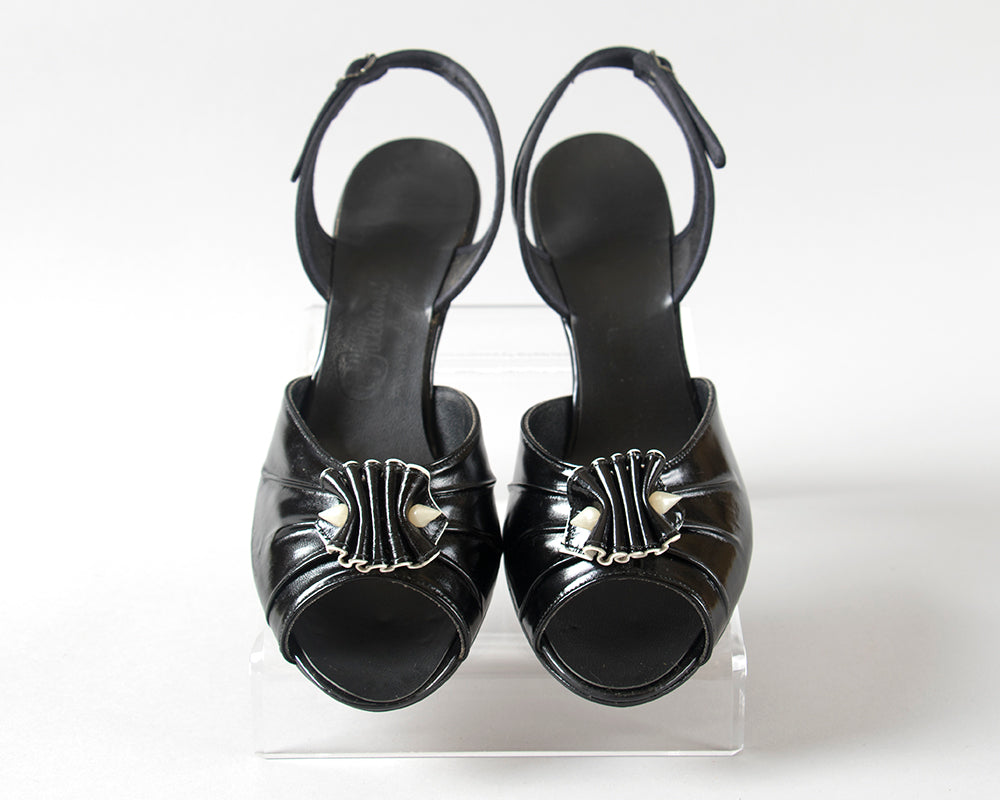 1950s 1960s Black Patent Leather Ruffled Heels | size 8.5 9