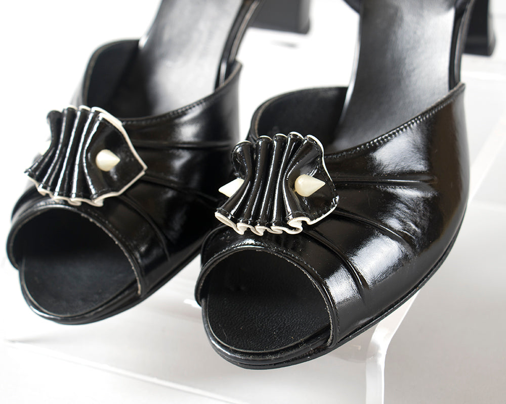 1950s 1960s Black Patent Leather Ruffled Heels | size 8.5 9