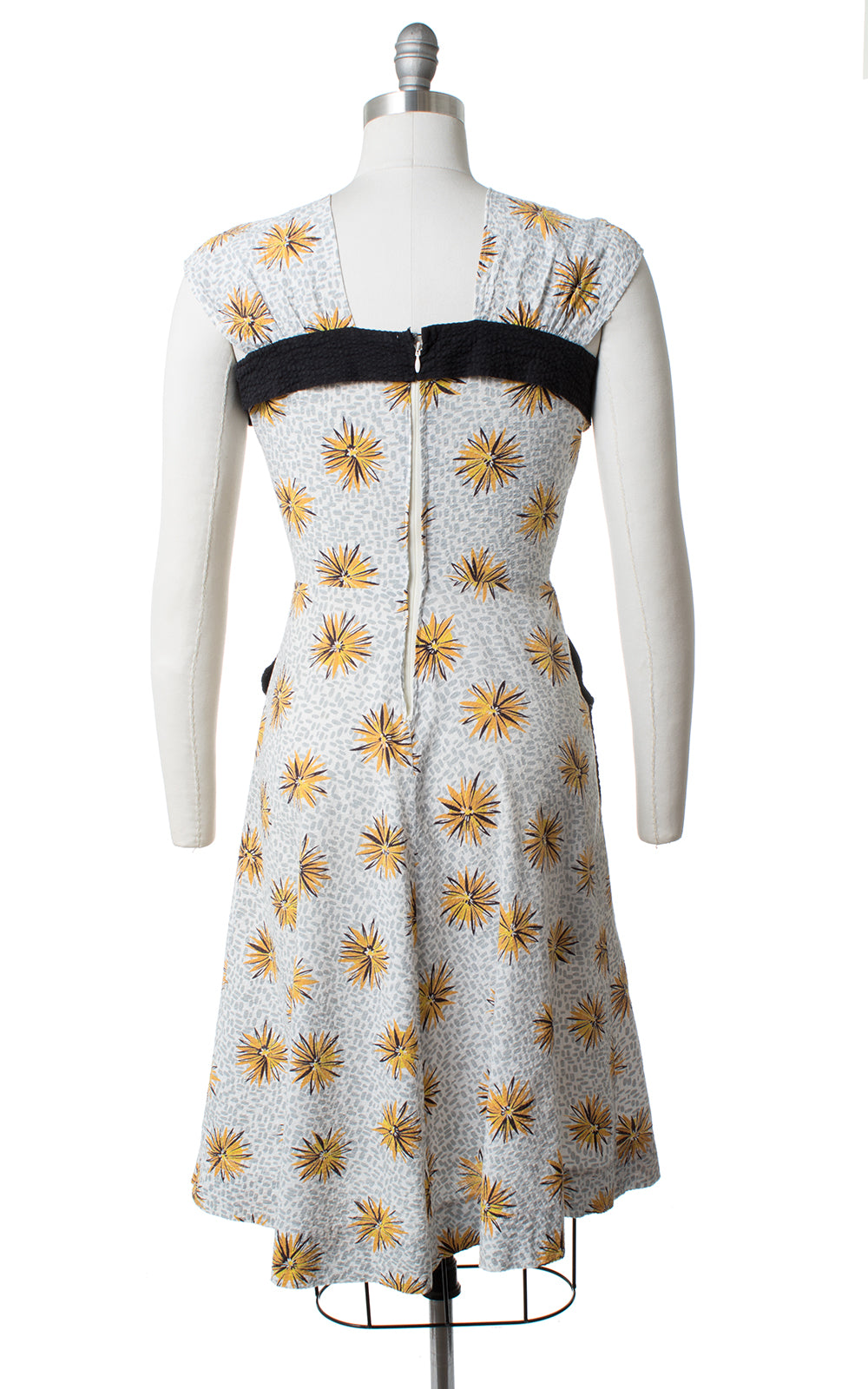 1940s Floral Starburst Sundress with Pockets | small